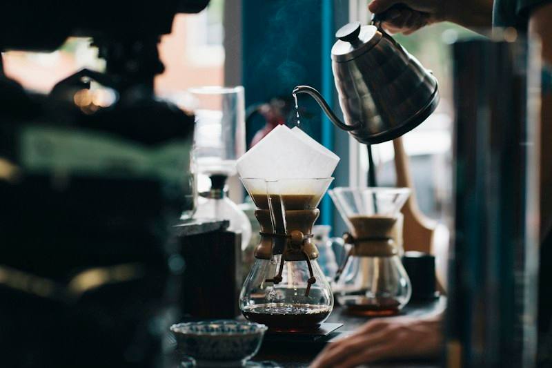 Café de especialidad servido en una taza